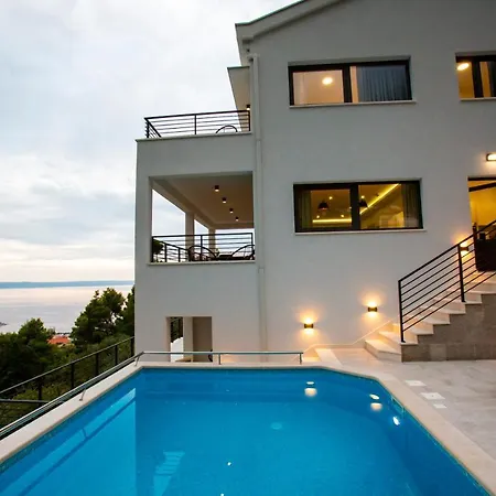 Romance * Makarska