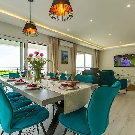 Villa Romance