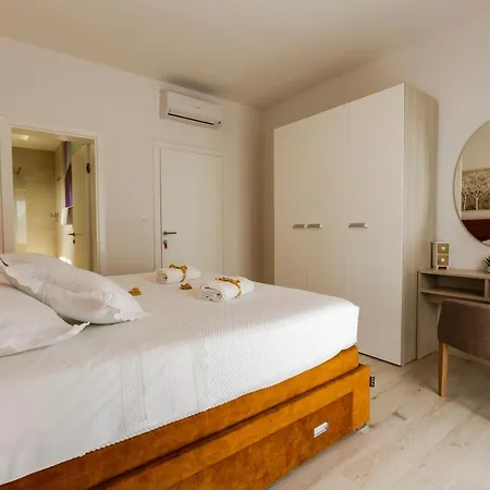 Romance Villa